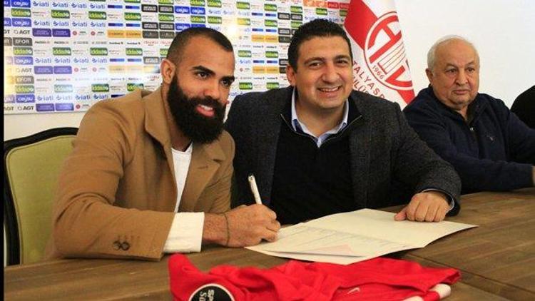 Antalyaspor, Sandro ile sözleşme imzaladı