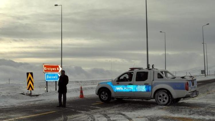 Erciyes yolu tipiden kapandı