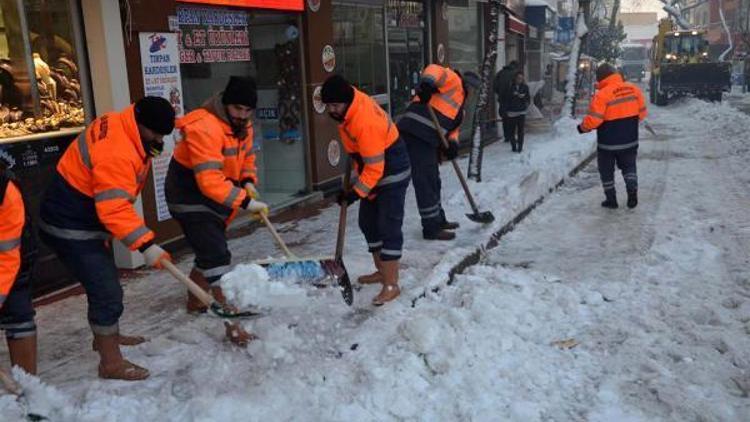 Gelibolu’da kar temizleme çalışmaları başladı