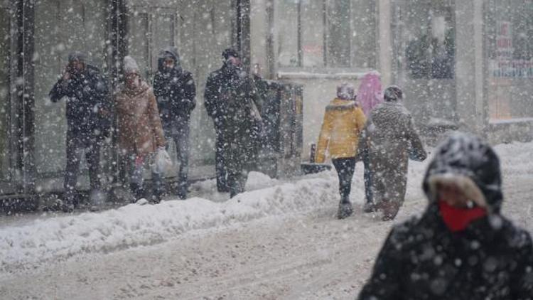 Okulların yine tatil edildiği Edirnede Valilikten ciddi kar uyarısı (3)