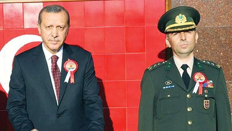 Erdoğan’ın koltuğunda poz verecekti