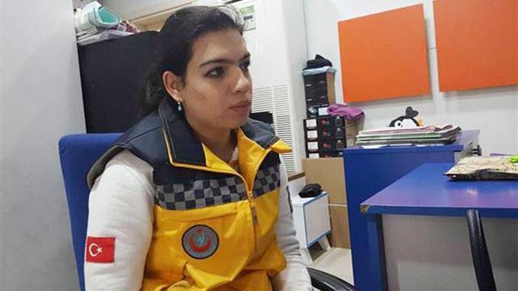 Dövülen acil tıp teknisyenine bir darbe de ambulanstan