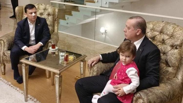 Cumhurbaşkanı Erdoğan’dan Fatih Şahin’e geçmiş olsun ziyareti