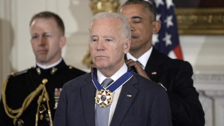 Obama Bidena ABD’nin en yüksek madalyasını verdi