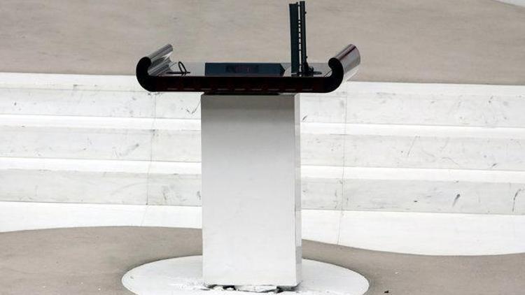 Meclis kürsüsündeki 15 bin Euro’luk mikrofon kayıp