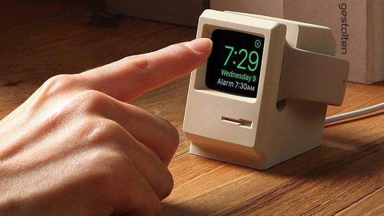 Apple Watchlar için Macintosh görünümlü şarj cihazı