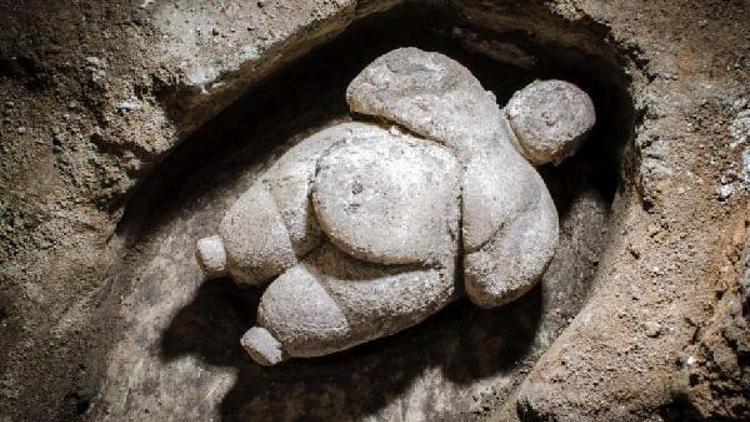 Kazı Başkanı: Çatalhöyükteki iki kadın figürü, Ana Tanrıçayı değil, yaşlı kadınları sembolize ediyor