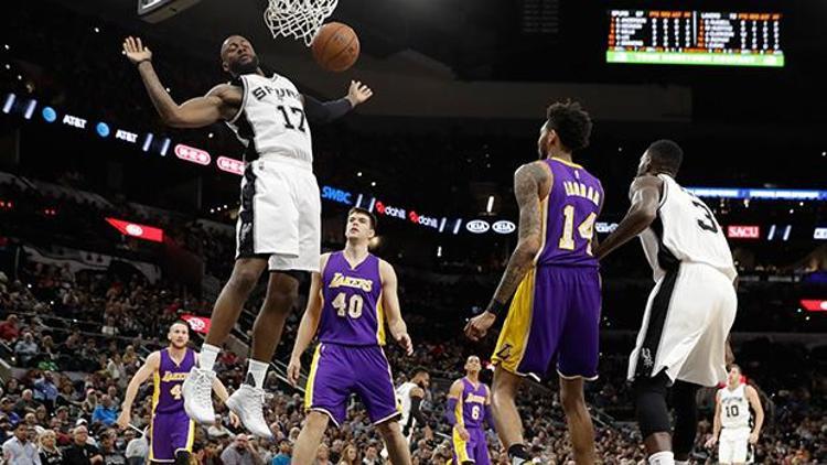 Spursten Lakersa 40 sayı fark