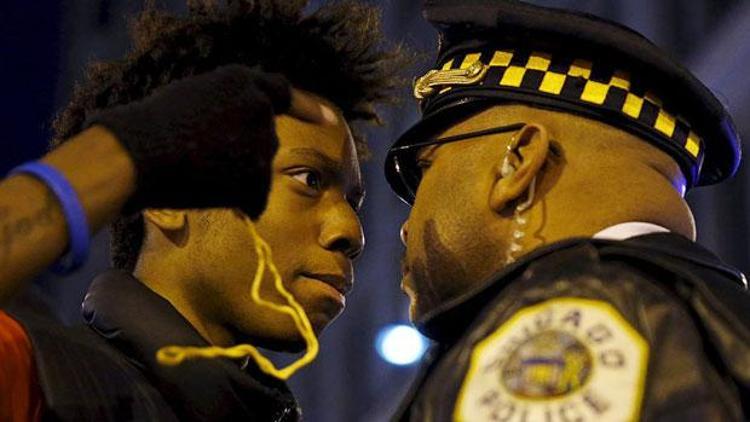 ABDde Chicago polisinin şiddeti resmileşti