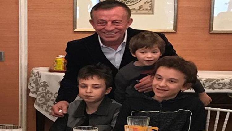 Ali Ağaoğludan oğlu Merte sürpriz parti