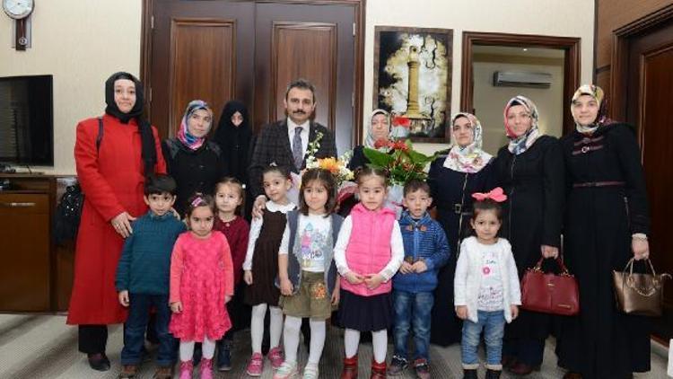 Kur’an-ı Kerim öğrenen çocuklar, Belediye Başkanı Muzaffer Külcüyü ziyaret etti