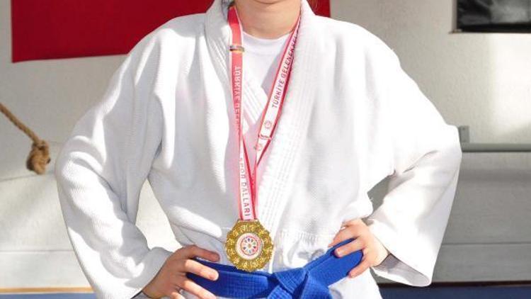 12 yaşındaki judocu her yarışmada birinci oldu