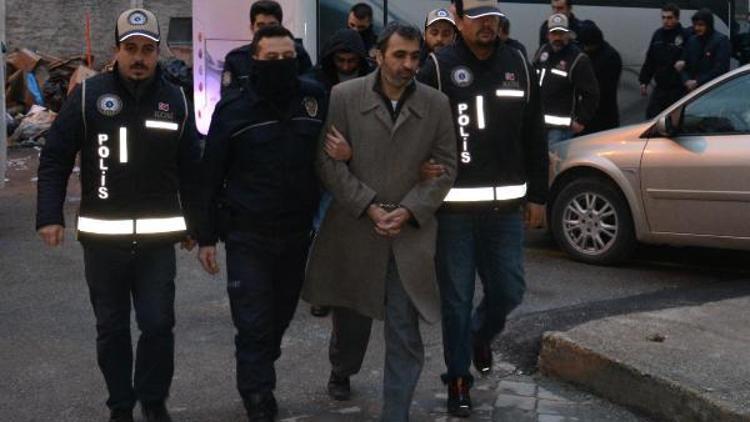 Bursada FETÖ operasyonunda gözaltına alınan 24 kişi adliyeye çıkartıldı