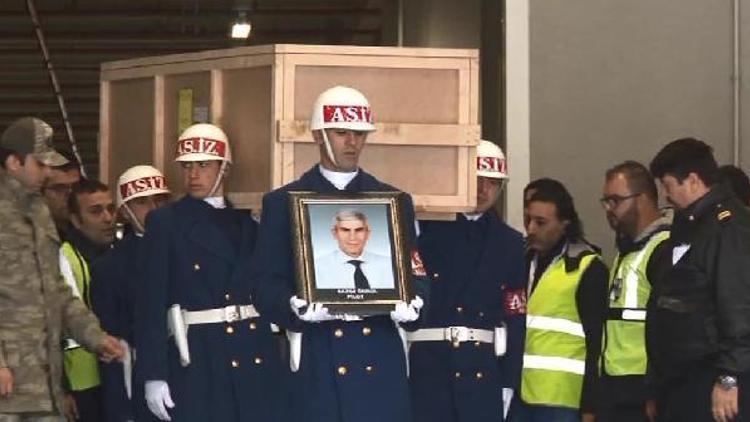 Düşen uçaktaki mürettebatın cenazeleri İstanbula getirildi (2)