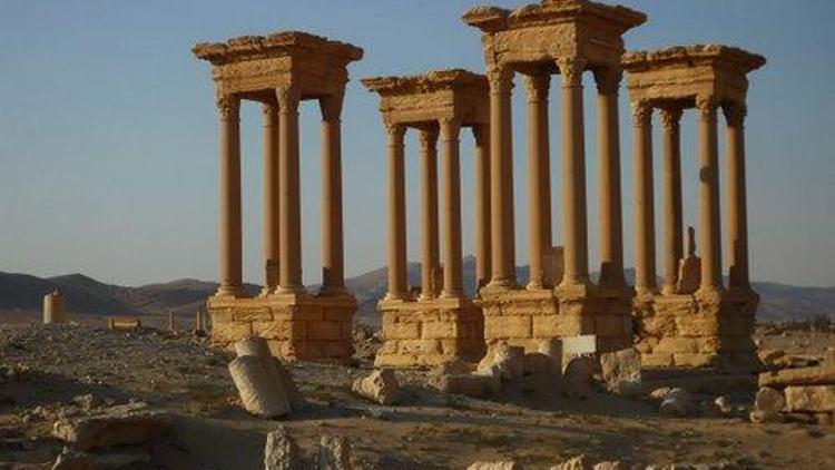 DEAŞ Palmirada bir yapıyı daha yok etti