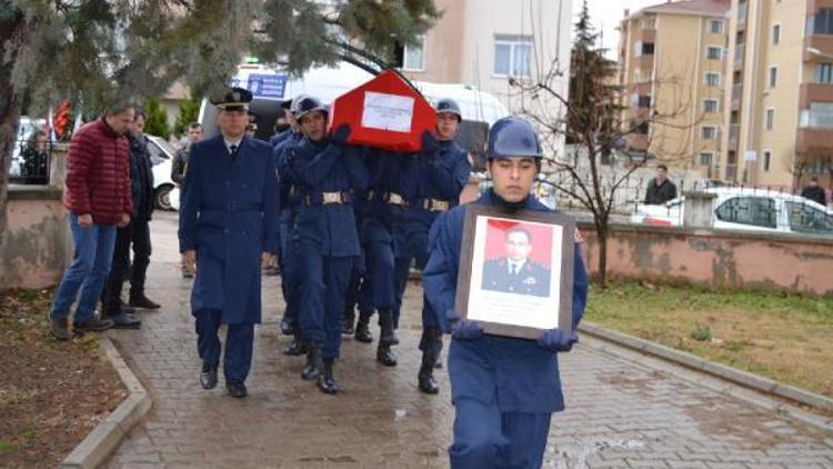 Bişkekte düşen kargo uçağının kaptan pilotu için Yenişehir’de tören