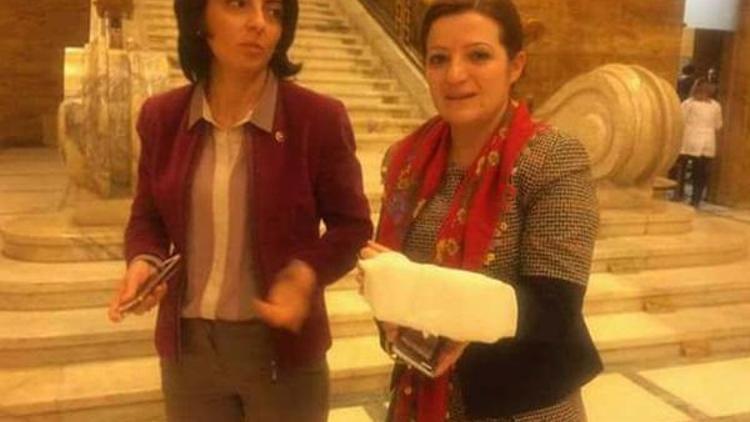 Meclisteki kavgada CHPli Basmacının kolu çatladı