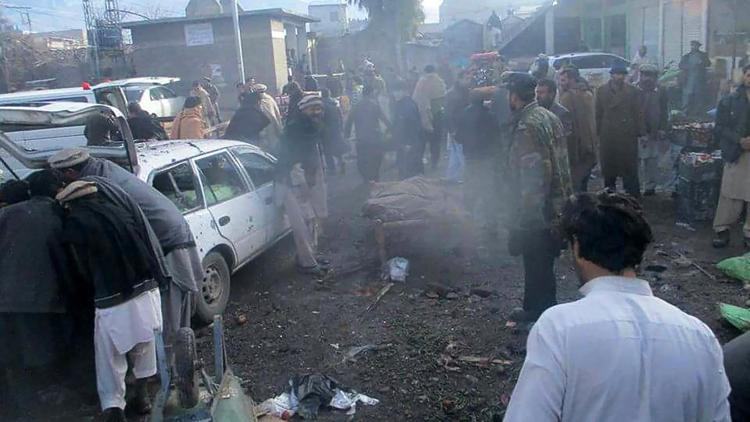 Pakistandaki bombalı saldırı 20 kişi öldü