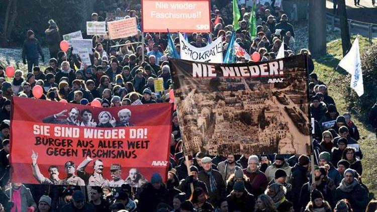 Koblenzde 5 bin kişilik protesto