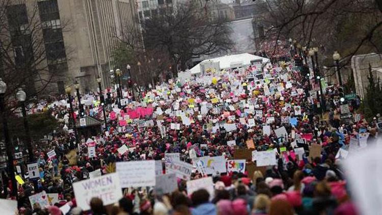 Trump karşıtı kadınlar sokağa indi
