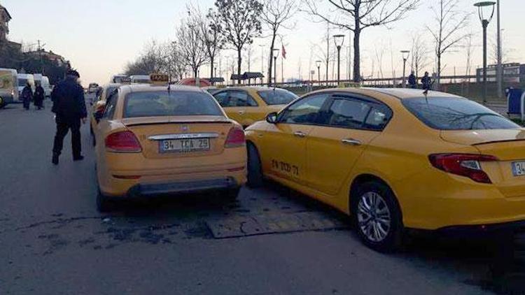 Kuyruk oldular... İstanbul’da taksilerde yeni dönem başladı