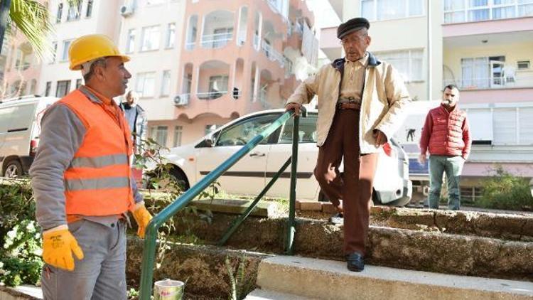 97lik Bekir dede yeniden sokağa çıktı