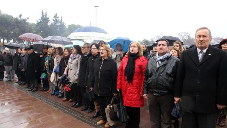 Uğur Mumcu, Balıkesirde yağmur altında anıldı