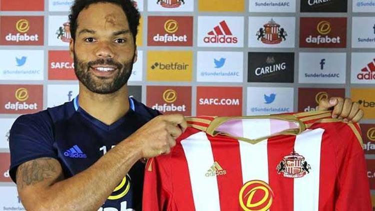 Lescott sezon sonuna kadar Sunderlandde