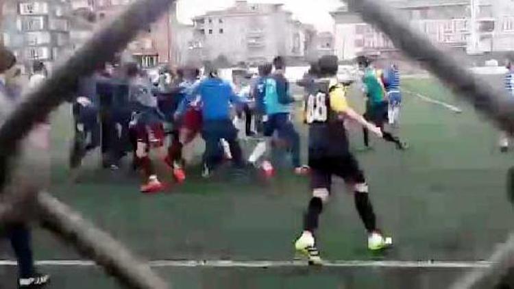 Ardeşen’de amatör futbol maçında kavga: 2 yaralı