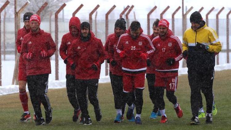 Sivasspor teknik direktörü Bakkal: Hedefimiz tüm maçları kazanmak