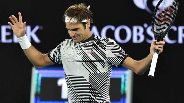 Federer, Wawrinkayı devirdi, Avustralya Açıkta finalde...