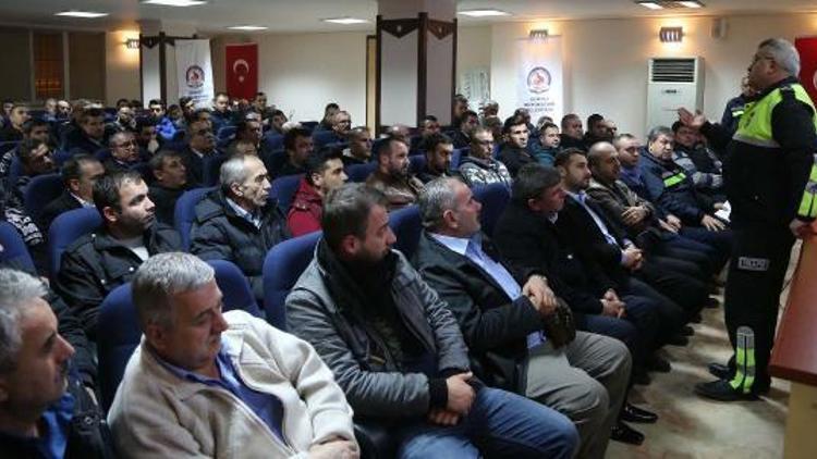 Denizli Büyükşehirden minibüs şoförlerine eğitim