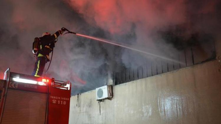 Bursada tekstil fabrikası yangında kül oldu