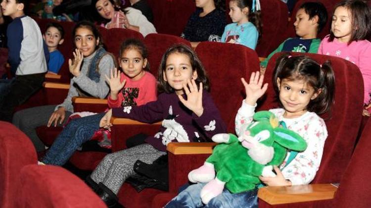 Çocuklara sinema ve tiyatro şöleni