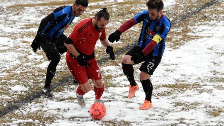 Van Büyükşehir Belediyespor-Karacabey Birlikspor: 2-0