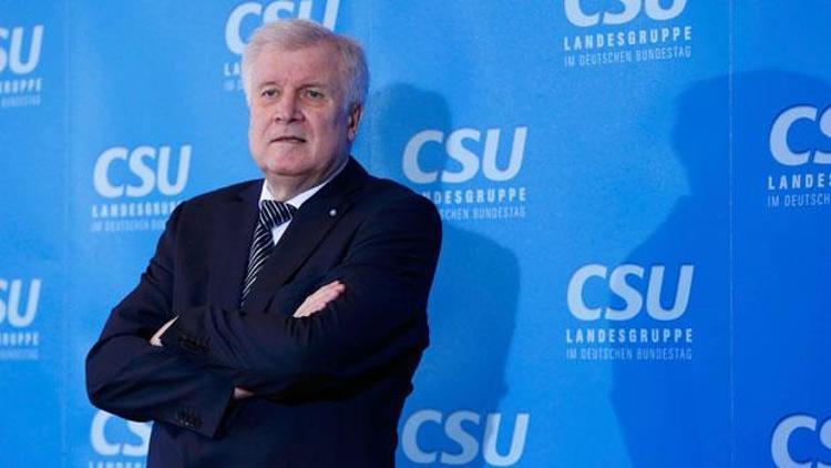 Seehofer, Trump’a desteğiyle şaşırttı