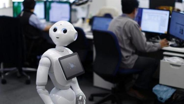 Yaşlılara gelecekte robotlar mı bakacak