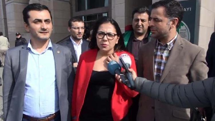 Adliyede gözaltına alınan CHP PM üyesi Avukut Sera Kadıgil emniyete götürüldü