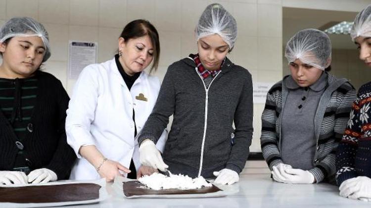 Genç KAYMEKten, pasta ve tatlı kursu