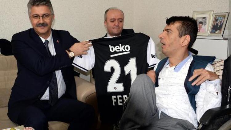 Beşitaşlı Başsavcıdan engelli taraftara imzalı BJK forması