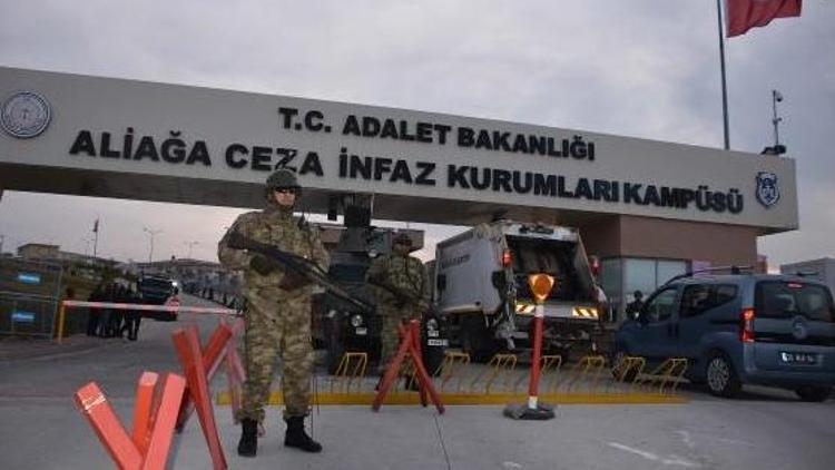İzmirde 270 sanıklı FETÖ davasına devam ediliyor