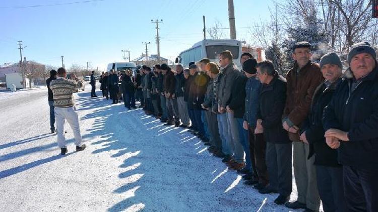 Vali Peynircioğlu beldelerde vatandaşları dinledi