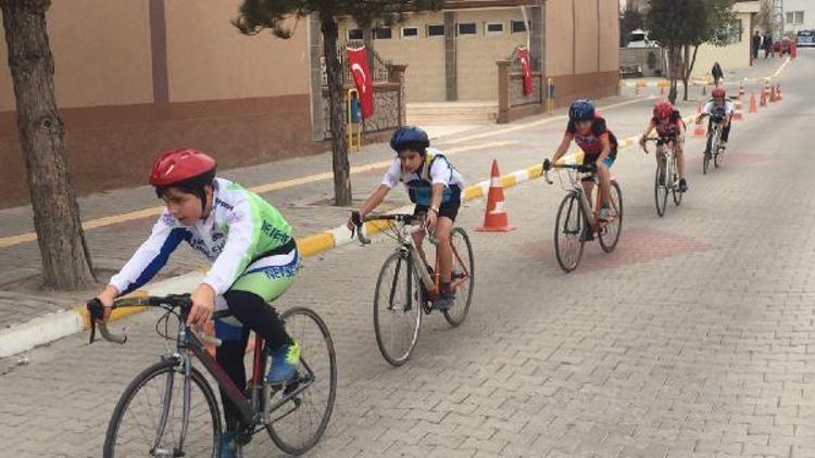 Nevşehir belediyesi bisiklet takımı madalya için hazırlanıyor