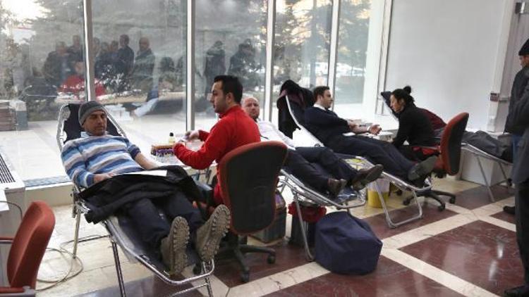 Kızılayın kan bağışı kampanyasına ASKİ personeli de katıldı