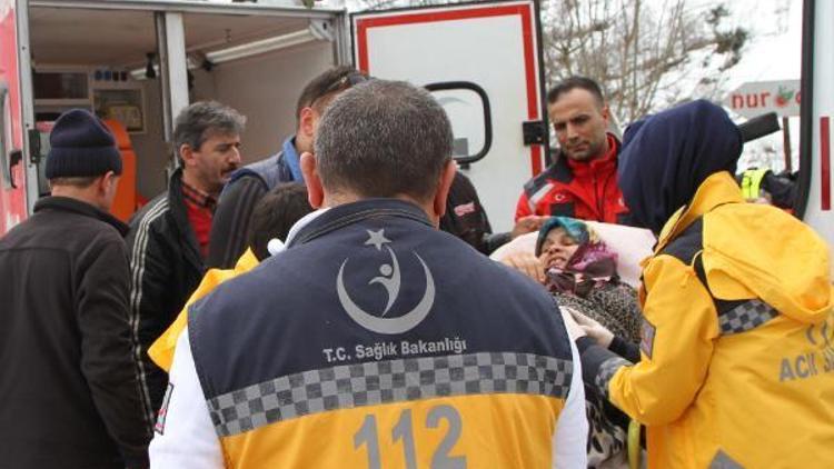 Karda mahsur kalan böbrek hastası kar ambulansı ile kurtarıldı