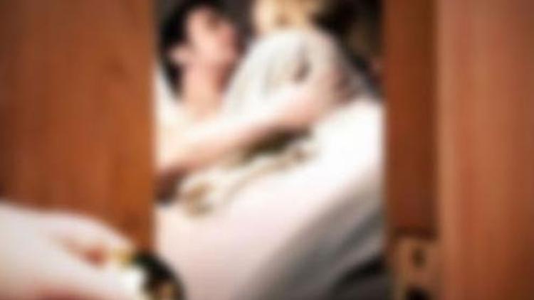 İzmirli evli çiftten kadınlara seks tuzağı
