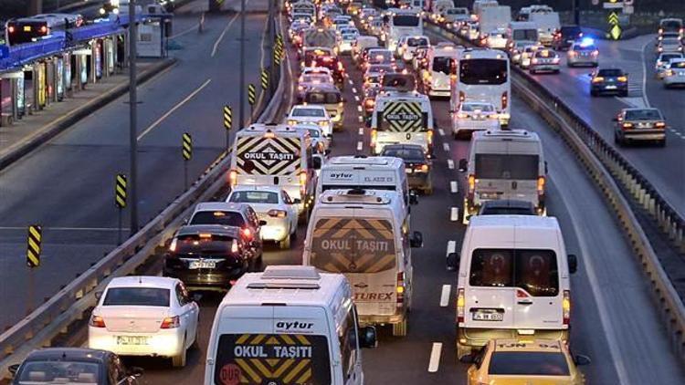 Tatil bitti, trafik yoğunluğu arttı