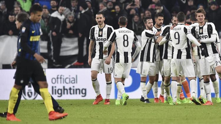 İtalya derbisinde gülen Juventus