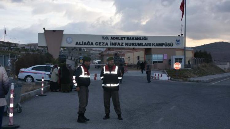 İzmirde 270 sanıklı FETÖ davasının görülmesine devam edildi