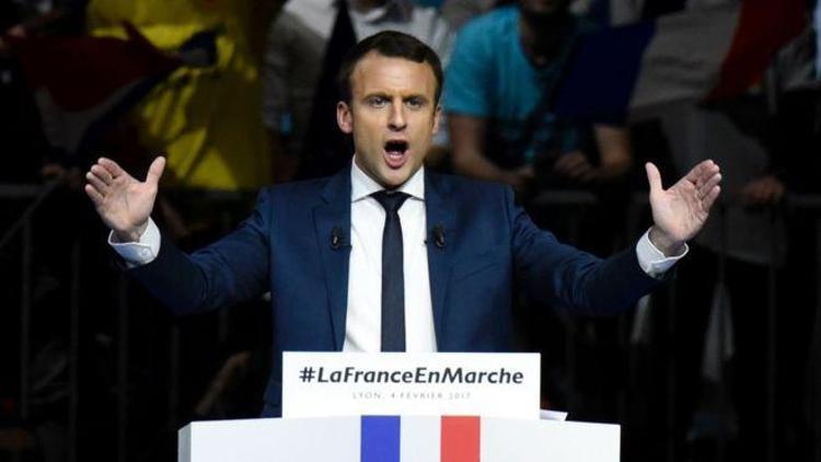 Fransada cumhurbaşkanı adayı Macrondan iddialara ret: Eşcinsel değilim